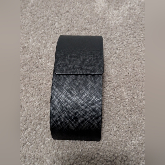 Prada sunglasses, black and white- accessory, Women's, great condition - Picture 9 of 9